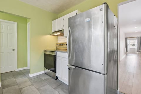 Fully equipped kitchen to enjoy healthy meals at home