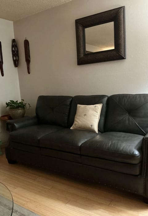 Honeycomb hideout Apartment in Tukwila