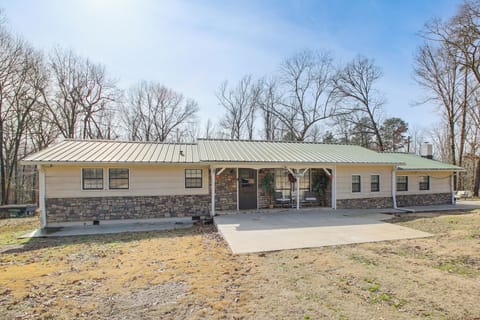 Benton Vacation Rental | 4BR | 2BA | 1,848 Sq Ft