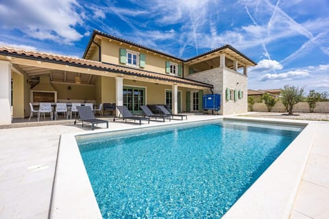 Holiday Home Swimming Pool