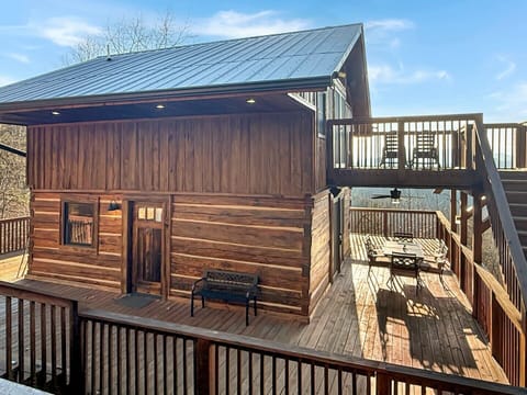 Bear Cove exterior 1