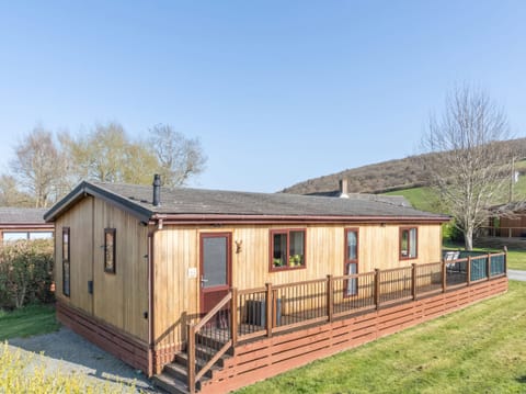 HAZEL LODGE, pet friendly, with a garden in Clun Cottage in Wales