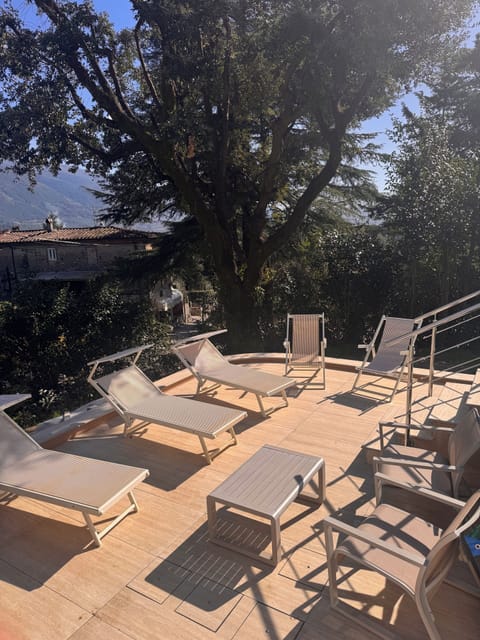 Casa panoramica con piscina House in Camaiore