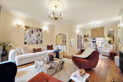 Luxurious living space to unwind after a day of shopping and sightseeing!