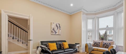 Living Room / Lounge