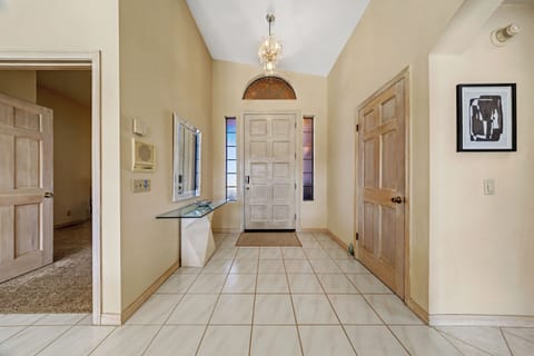 Luxury Desert Getaway- Pool - Spa - Golf - Sunset House in Indian Wells