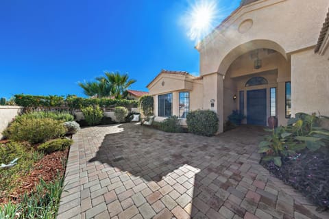 Luxury Desert Getaway- Pool - Spa - Golf - Sunset House in Indian Wells