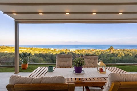 Covered outdoor lounge for all-day use