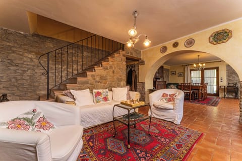 Farmhouse in the woods with a dip in the pool House in Umbria