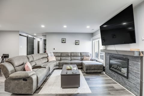 Levittown Vacation Rental | 2BR | 1BA | 1,100 Sq Ft