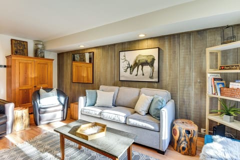 Living Room | Queen Sleeper Sofa