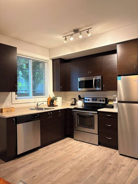 Royal Bay Guest Suite Apartment in Vancouver Island