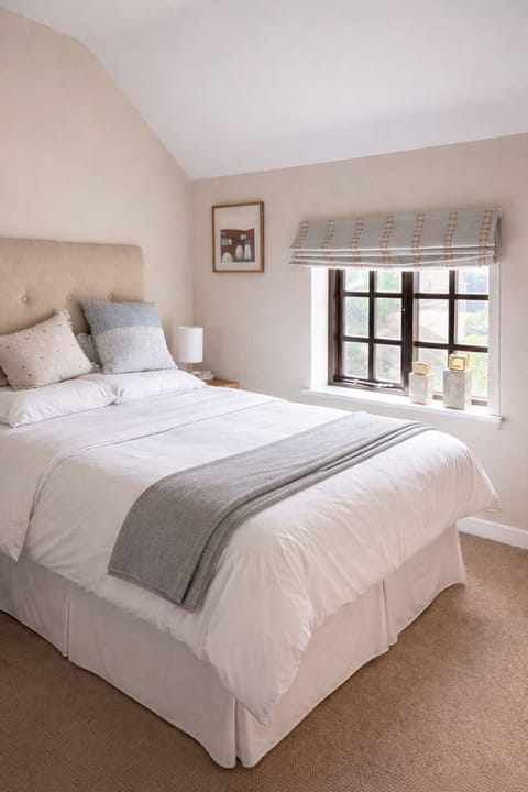 The Gold Cup Room @ The Three Horseshoes is one of three Boutique Rooms. House in South Derbyshire District