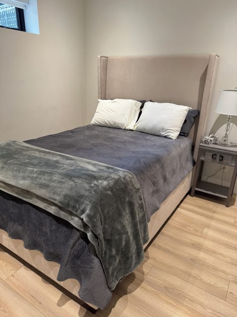 Cozy two bedroom Suite Apartment in White Rock