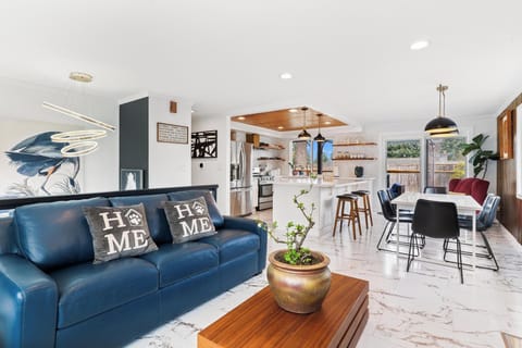 The Federal Way Modern Retreat - 4Bd 3Bath Near Airport & Redondo Beach House in Federal Way