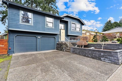 The Federal Way Modern Retreat - 4Bd 3Bath Near Airport & Redondo Beach House in Federal Way