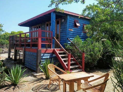 cabane bleue à 2 ou à 3 personnes