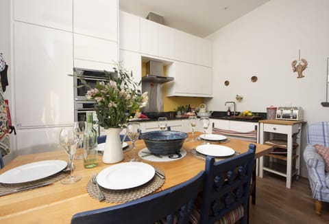 12 Merchants Quarter, Charlestown. First Floor: Cook and dine as a family