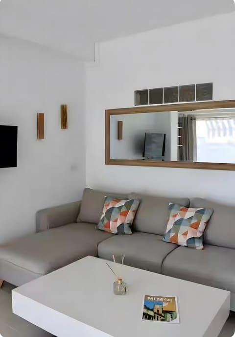 Azur Pool Sea And Sun – Pool, Beach Walk & Private Parking on the Côte d'Azur Apartment in Mandelieu-La Napoule