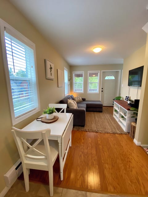 Sandy Toes and Salty Seas Cabin in Ucluelet