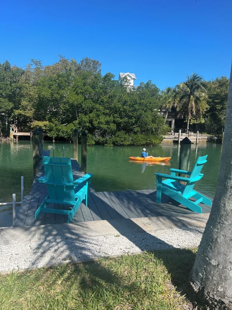 Beautiful private dock for fishing. Chairs and bench watch the sunset.!!