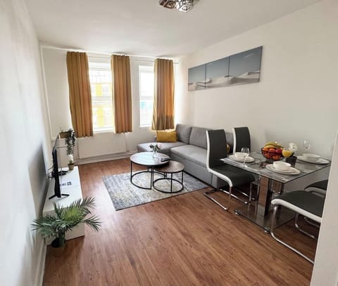 Charity Suite | Modern 1BR • Sleeps 4 • Wi-Fi Apartment in Barry