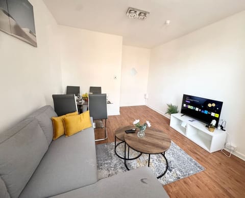 Charity Suite | Modern 1BR • Sleeps 4 • Wi-Fi Apartment in Barry