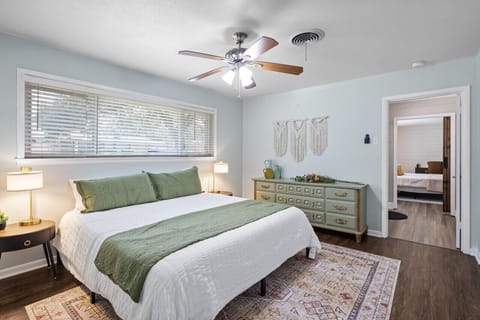 4 bedroom + game room with shuffleboard House in Belton