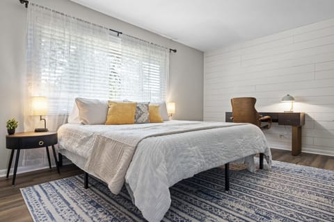 4 bedroom + game room with shuffleboard House in Belton