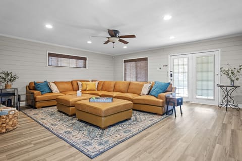 4 bedroom + game room with shuffleboard House in Belton