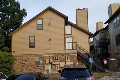 Lovely South Austin Condo. All Essentials Included Apartment in South Congress