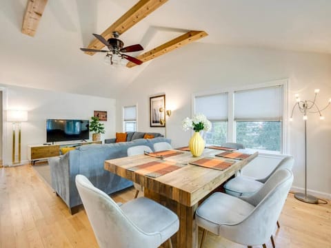 The Oxford. Ideal Zilker Location. Groups Welcome! House in Zilker