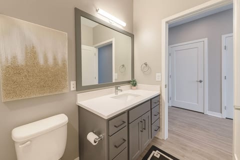 Cozy 1-bedroom apartment in fantastic Minneapolis with AC and gym Apartment in Minneapolis