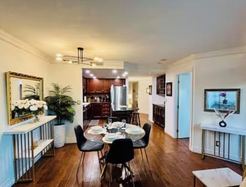 Modern Downtown Vancouver Condo – Walk to SkyTrain Apartment in Vancouver