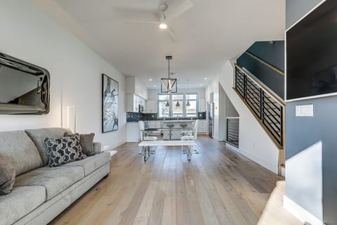 Sacramento Vacation Rental | 2BR | 3.5BA | 1,600 Sq Ft | 1 Step to Enter