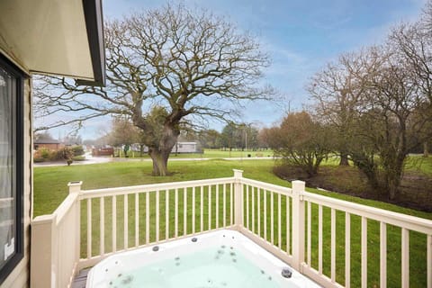The Major Oak Lodge, Pocklington - Host & Stay