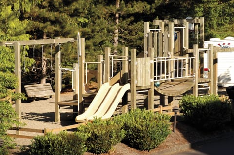 Childrens-Playground-Whispering-Woods-Resorts