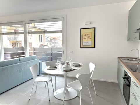 Pantone Sarnico Color Suites -Garage-Self check-in-Close to the lake and downtown Apartment in Province of Brescia