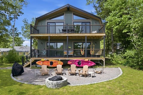 Make the most of lake days with kayaks ready for adventure, plus a fire pit and outdoor seating for evenings back at the house.