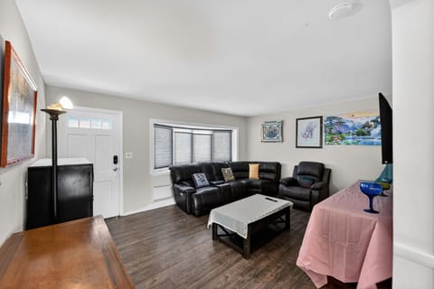 Furniture, Indoors, Living Room, Couch, Table