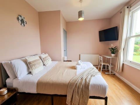Comfortable Stay • Great Location • Easy Transport