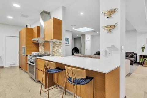 Fully equipped modern kitchen with island seating