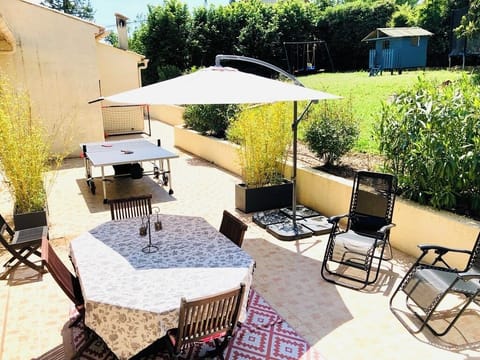 Comfortable family villa! Swimming pool, spa, games and nearby amenities Villa in Roquefort-les-Pins