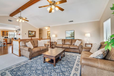 Pottsboro Vacation Rental | 3BR | 2BA | 2,022 Sq Ft