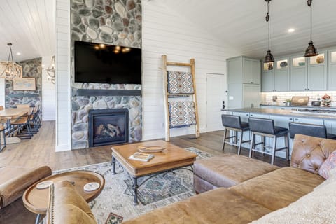 Living Room | Main Level