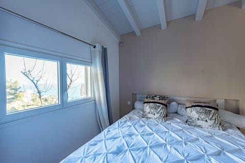 Serene 3-bedroom house with AC in charming Beausoleil House in Roquebrune-Cap-Martin