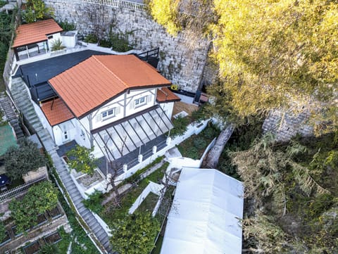 Serene 3-bedroom house with AC in charming Beausoleil House in Roquebrune-Cap-Martin