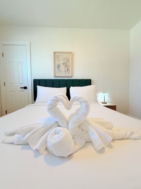 Spacious Home, Vaulted Ceilings, Ample Parking, Near Tacoma Dome/Downtown House in Tacoma