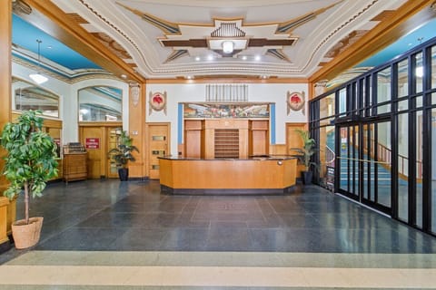 The Kirkwood Hotel is a beautifully restored 1930's midcentury modern building. Enjoy taking in the original architecture in the common entrance.