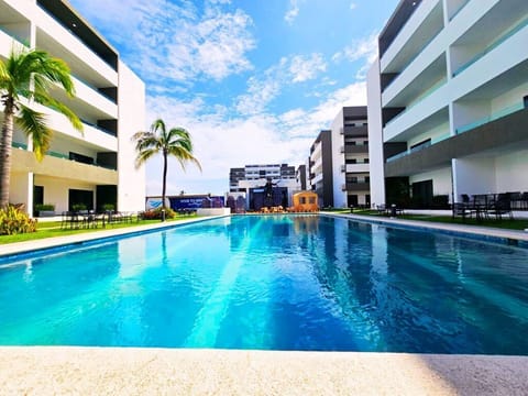 Marina Cerritos Coastal Retreat – 2BR (2219)